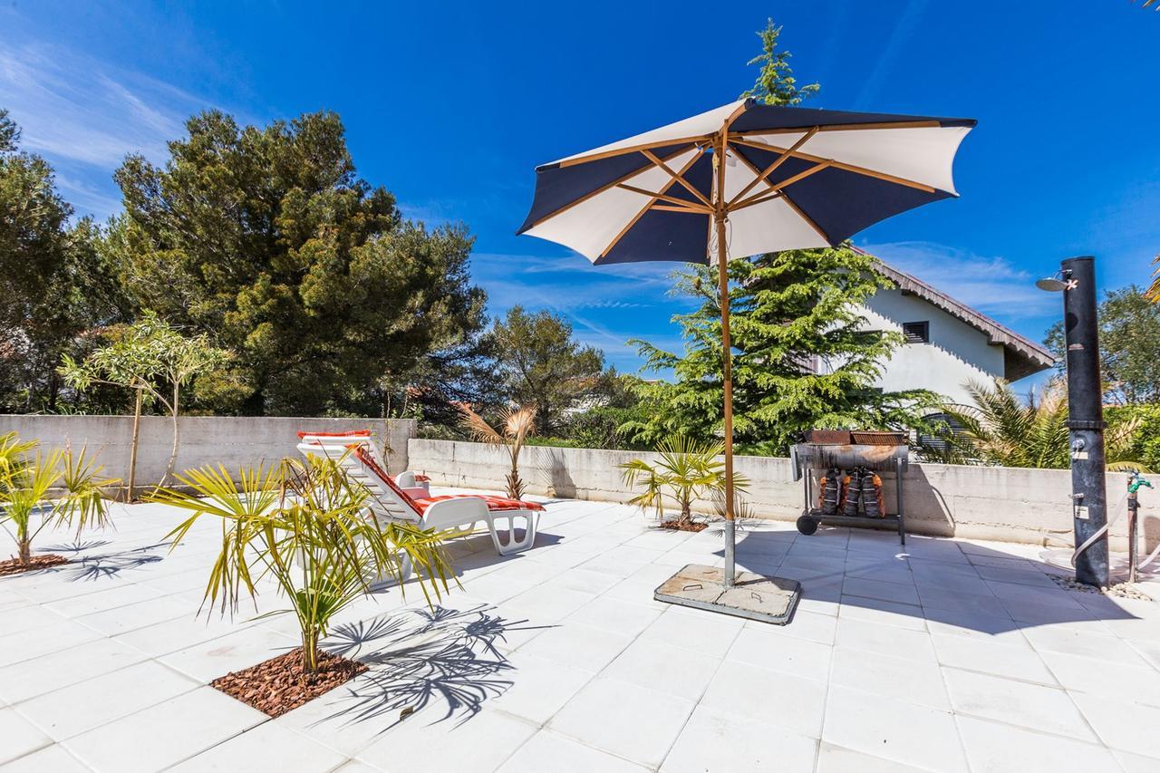 Holliday Home Maxdom Sukosan Bagian luar foto