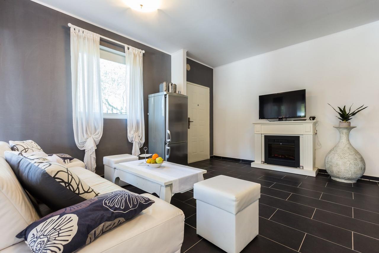 Holliday Home Maxdom Sukosan Bagian luar foto