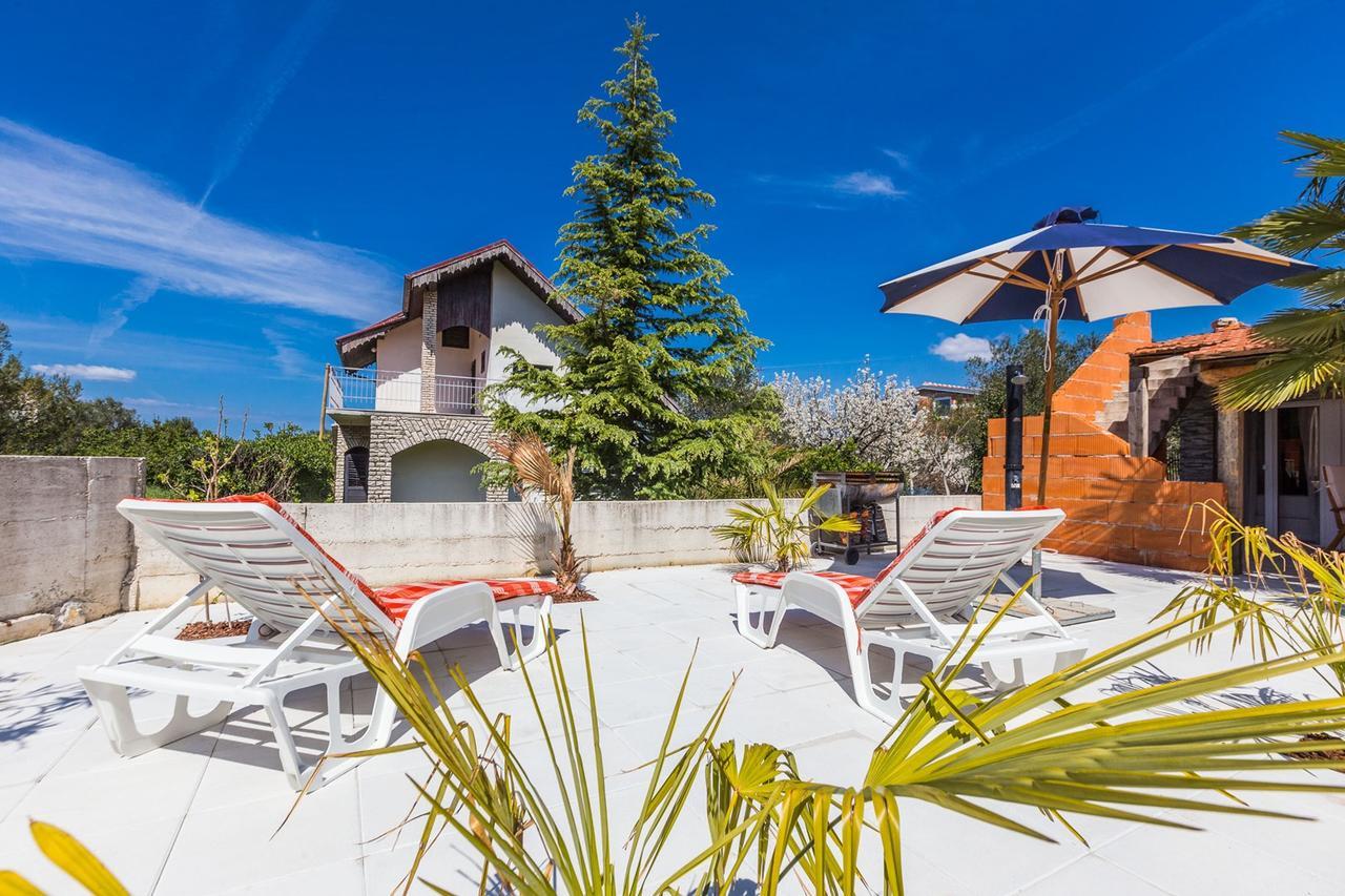 Holliday Home Maxdom Sukosan Bagian luar foto